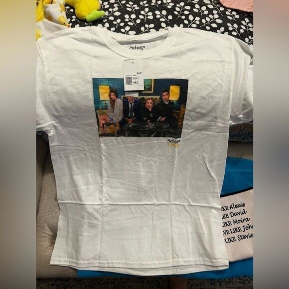 Schitt’s Creek xl shirt socks and makeup bag bundle of 3 items white green nwt - Picture 5 of 7